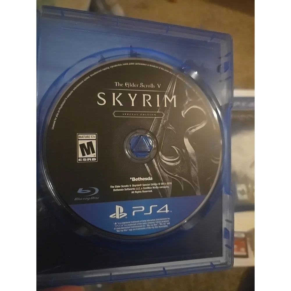 Bethesda The Elder Scrolls V: Skyrim Special Edition PS4 Remote Play Multiplaye…